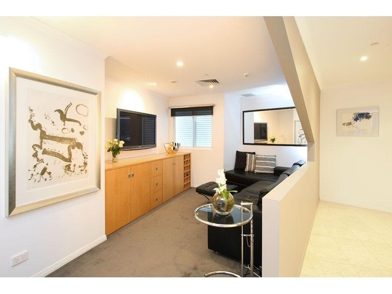 21 Pixley Street, Kangaroo Point QLD 4169