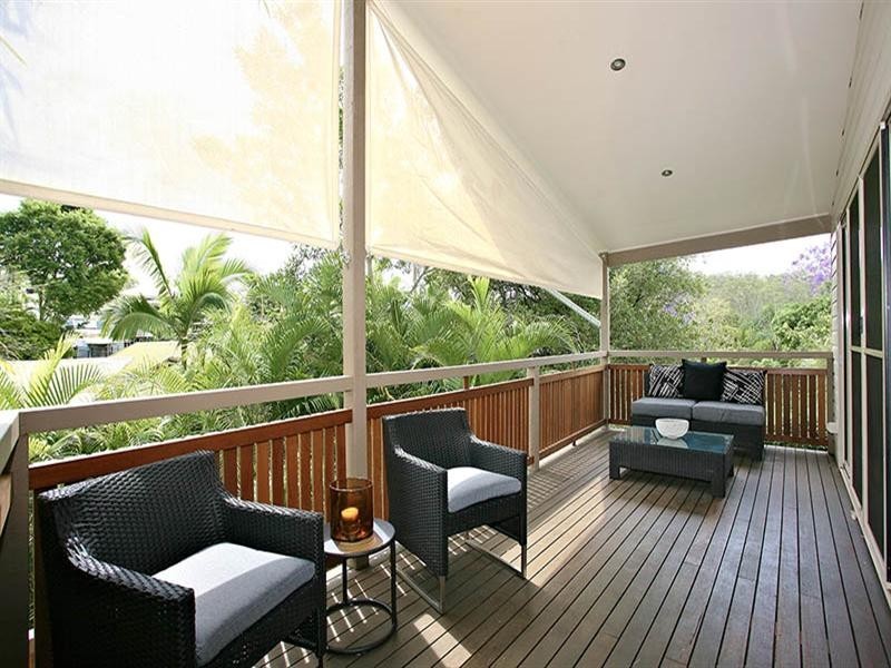 25 Dudley Street, Bardon QLD 4065