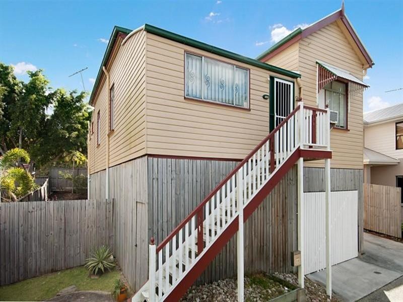 23 Enoggera Road, Newmarket QLD 4051