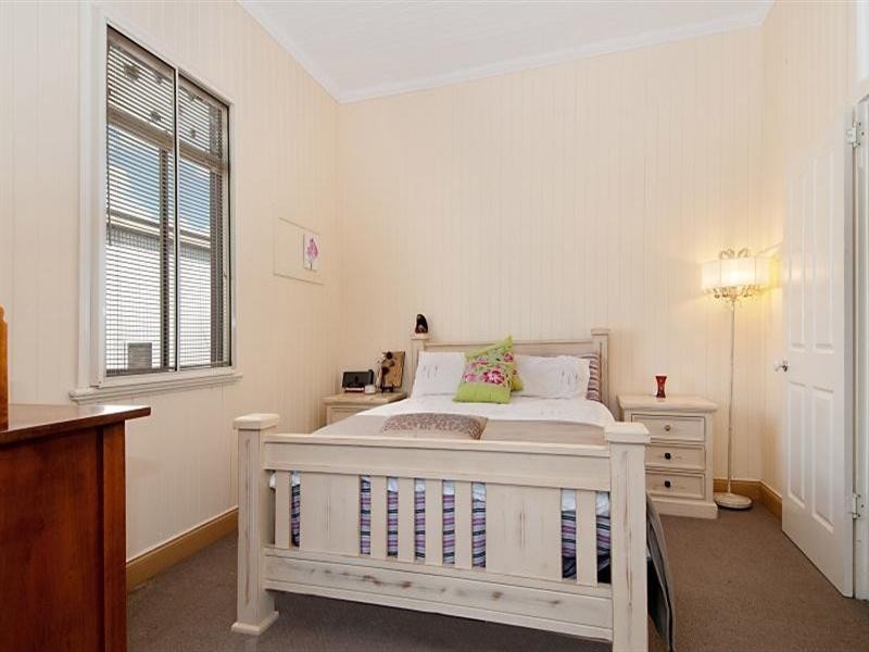 23 Enoggera Road, Newmarket QLD 4051