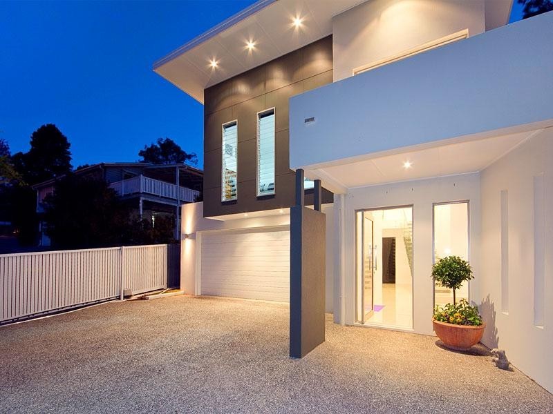 345 Simpsons Road, Bardon QLD 4065