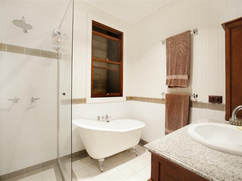 21 Moore Street, Milton QLD 4064