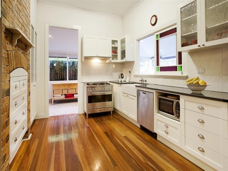 21 Moore Street, Milton QLD 4064