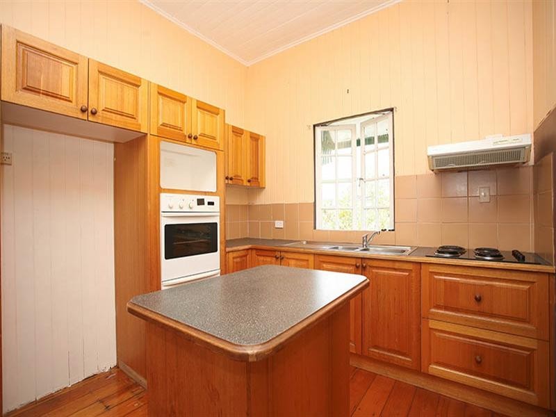 33 Leslie Street, Bardon QLD 4065