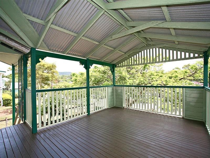 33 Leslie Street, Bardon QLD 4065