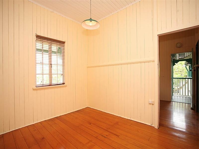 33 Leslie Street, Bardon QLD 4065