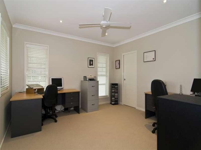 3 Stonehawke Place, The Gap QLD 4061