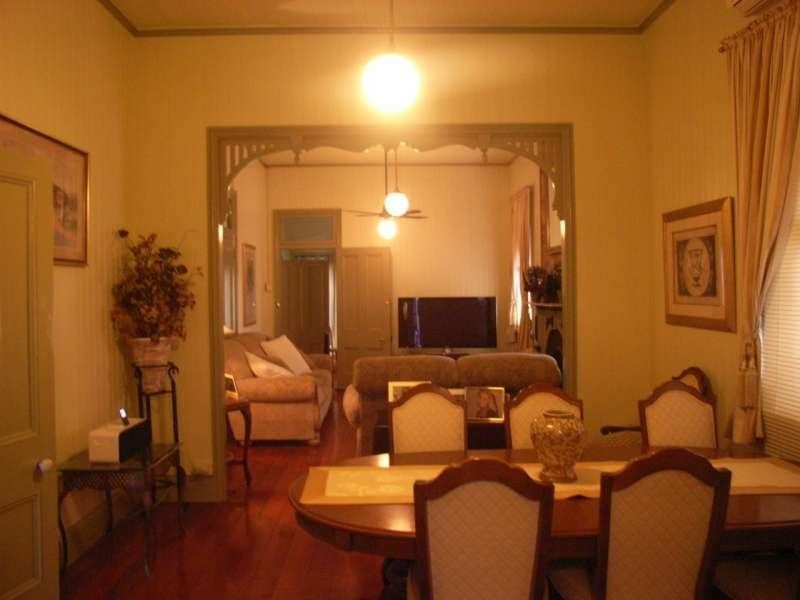 56 Kennigo Street, Spring Hill QLD 4000