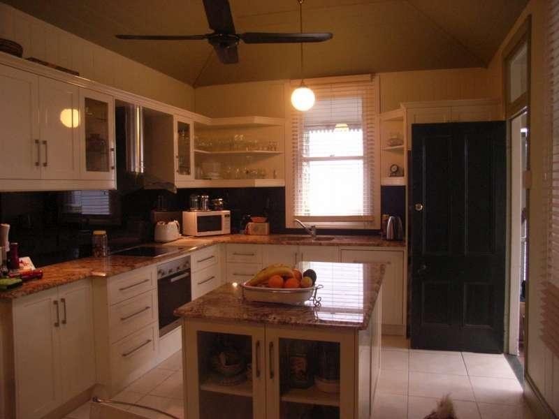 56 Kennigo Street, Spring Hill QLD 4000