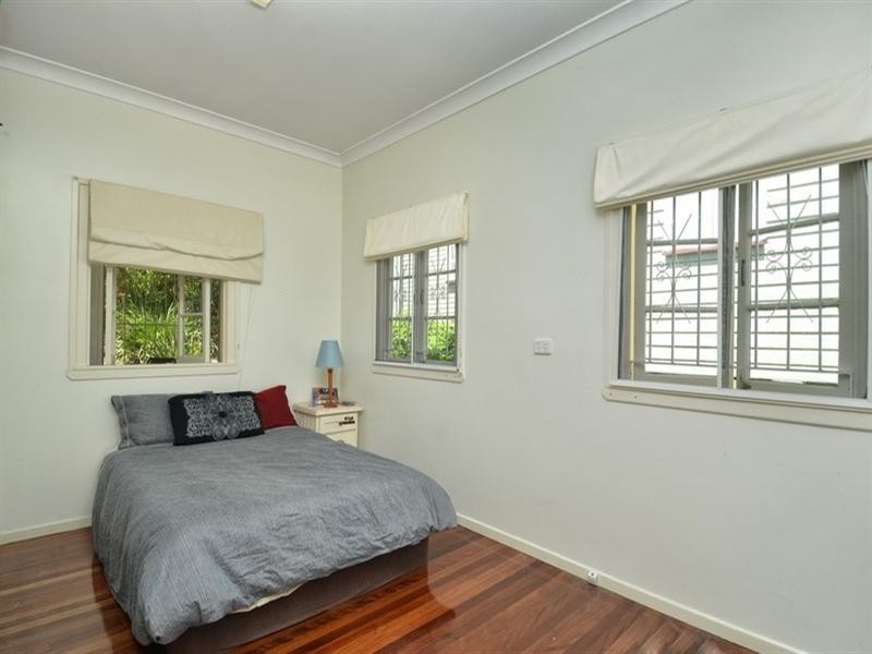 36 Lorward Avenue, Bardon QLD 4065