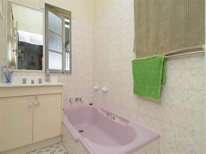 36 Lorward Avenue, Bardon QLD 4065