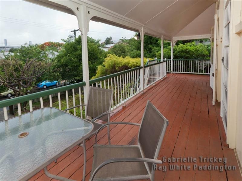 17 Moore Street, Milton QLD 4064