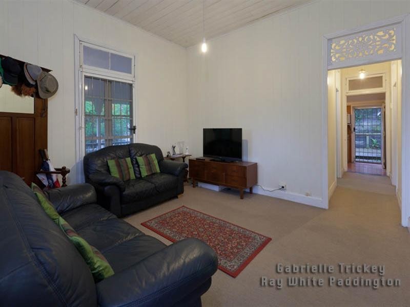 17 Moore Street, Milton QLD 4064