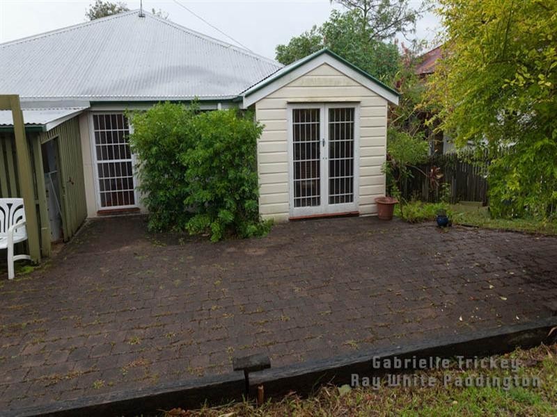 17 Moore Street, Milton QLD 4064