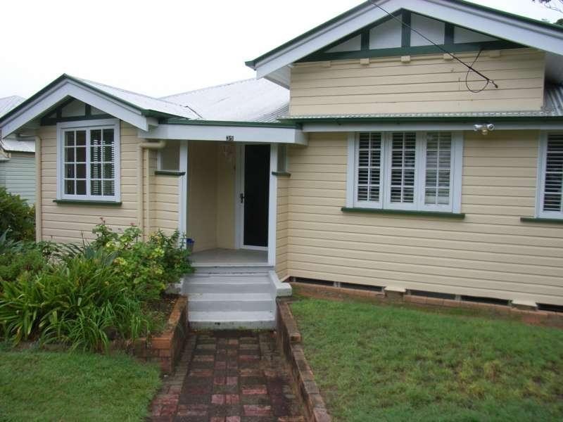 35 The Drive, Bardon QLD 4065