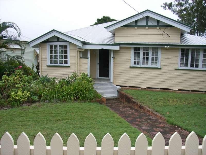 35 The Drive, Bardon QLD 4065