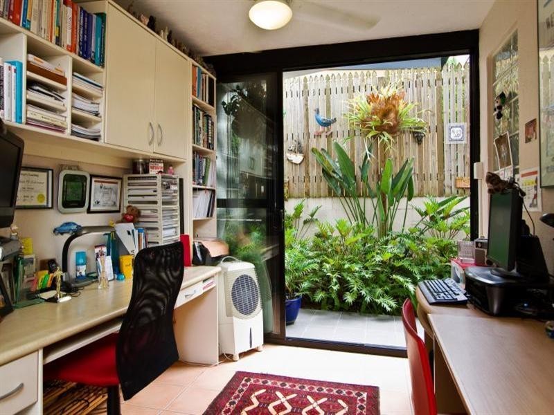 1/10 Oxlade Drive, New Farm QLD 4005