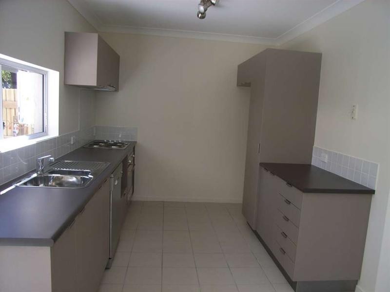 2/12 Gustavson Street, Annerley QLD 4103