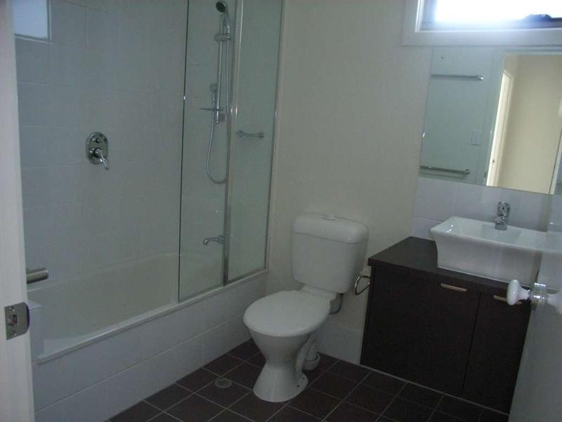 2/12 Gustavson Street, Annerley QLD 4103