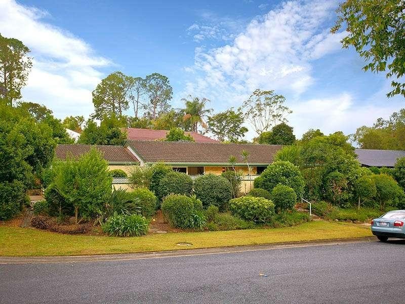 1 Edale Street, Kenmore QLD 4069