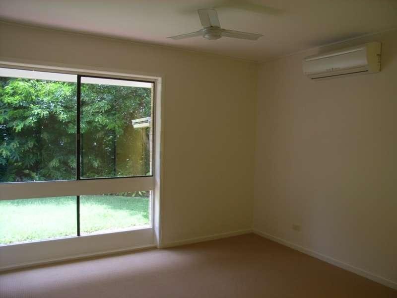 1 Edale Street, Kenmore QLD 4069