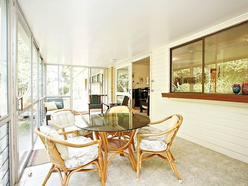 1 Edale Street, Kenmore QLD 4069