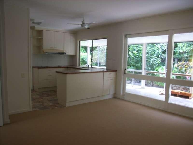 1 Edale Street, Kenmore QLD 4069