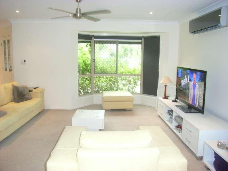 4 Chestnut Place, The Gap QLD 4061