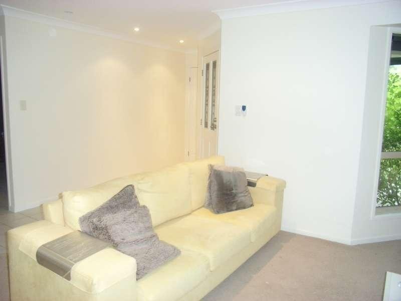 4 Chestnut Place, The Gap QLD 4061