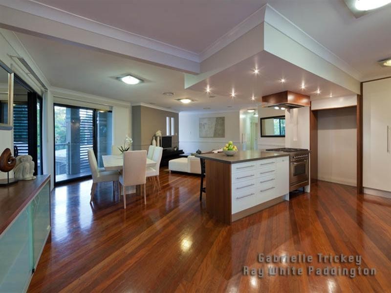 11 Lawrence Road, Chermside West QLD 4032