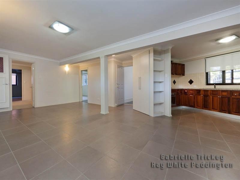 11 Lawrence Road, Chermside West QLD 4032