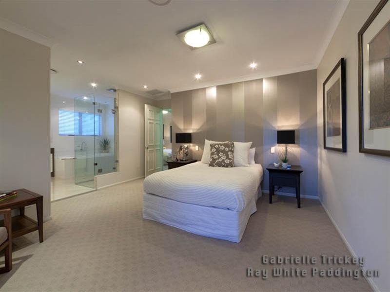 11 Lawrence Road, Chermside West QLD 4032