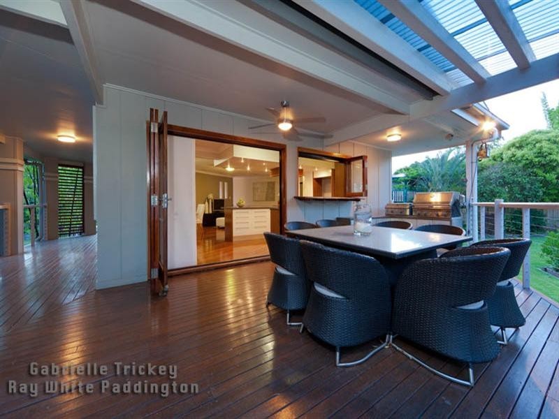 11 Lawrence Road, Chermside West QLD 4032