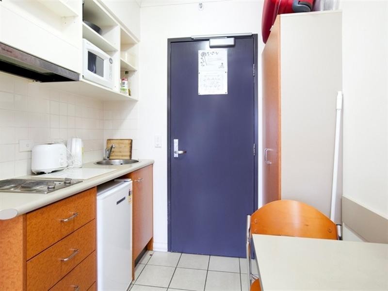 812/9 Castlebar Street, Kangaroo Point QLD 4169