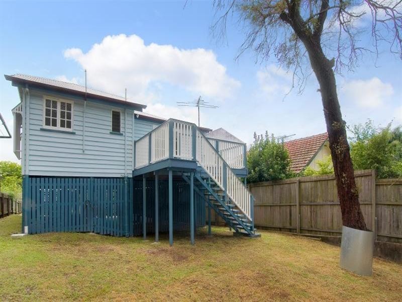 74 Bowman Parade, Bardon QLD 4065