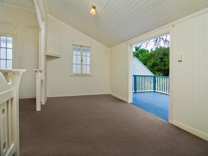 74 Bowman Parade, Bardon QLD 4065