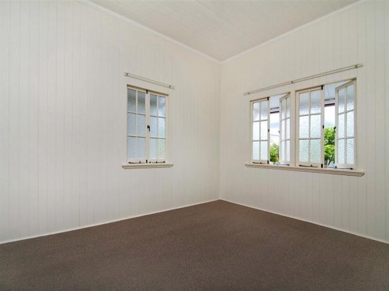 74 Bowman Parade, Bardon QLD 4065