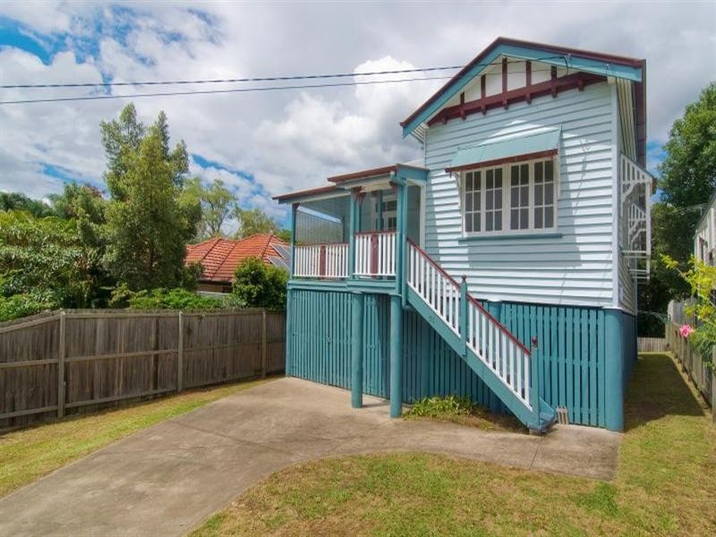 74 Bowman Parade, Bardon QLD 4065