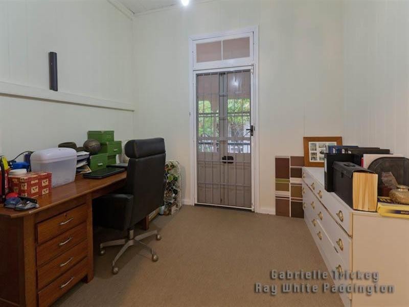 17 Moore Street, Milton QLD 4064