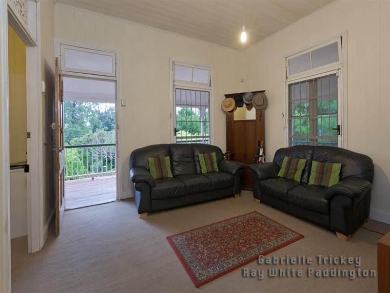 17 Moore Street, Milton QLD 4064
