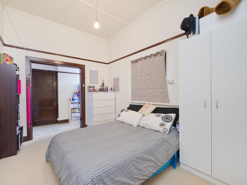 6 Hartfield Drive, Bardon QLD 4065