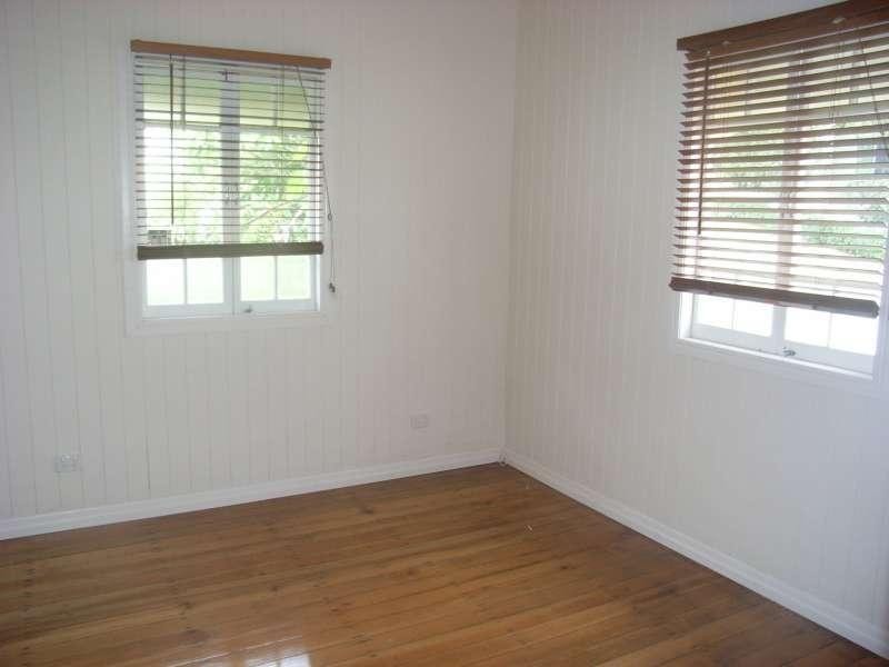 33 Lucy Street, Milton QLD 4064