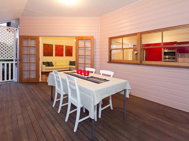 10 Dacca Street, Red Hill QLD 4059