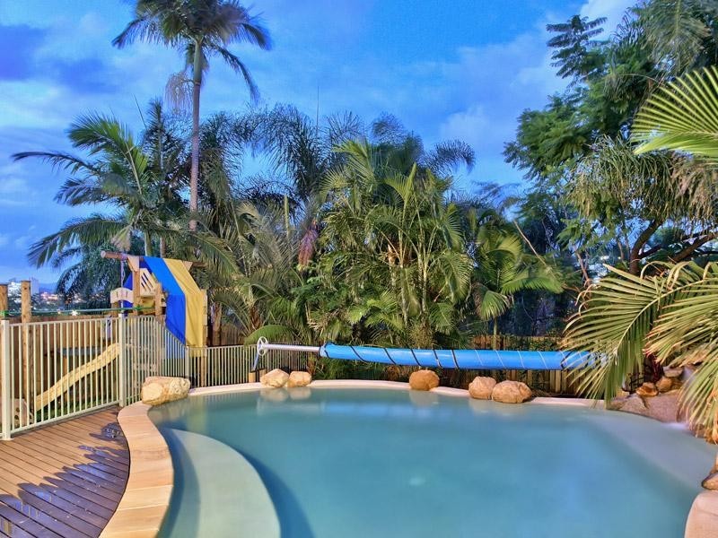 32 Queens Road, Hamilton QLD 4007