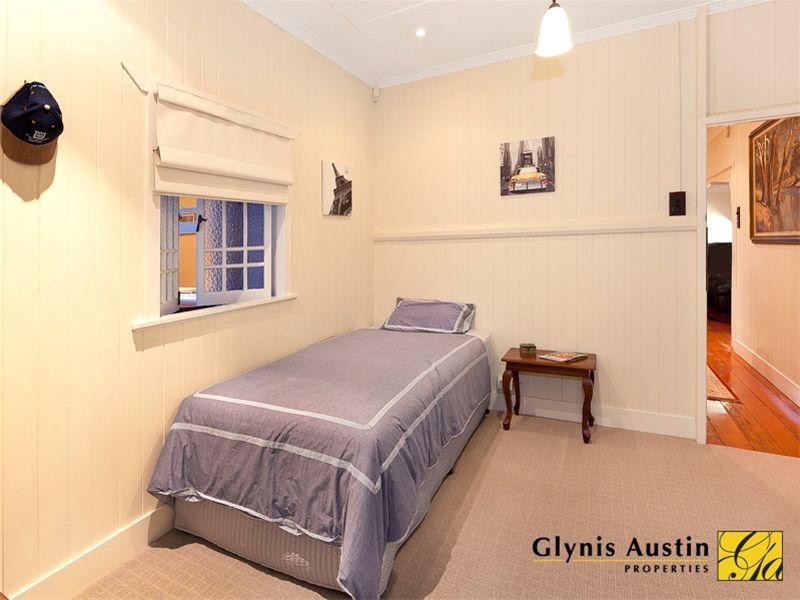 15 Primrose Terrace, Red Hill QLD 4059