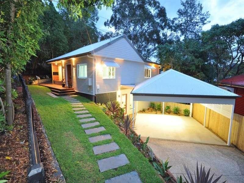 35 Barton Street, Bardon QLD 4065