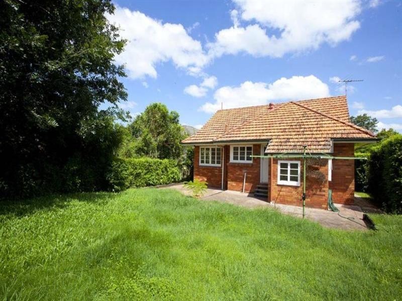 37 Howard Street, Grange QLD 4051