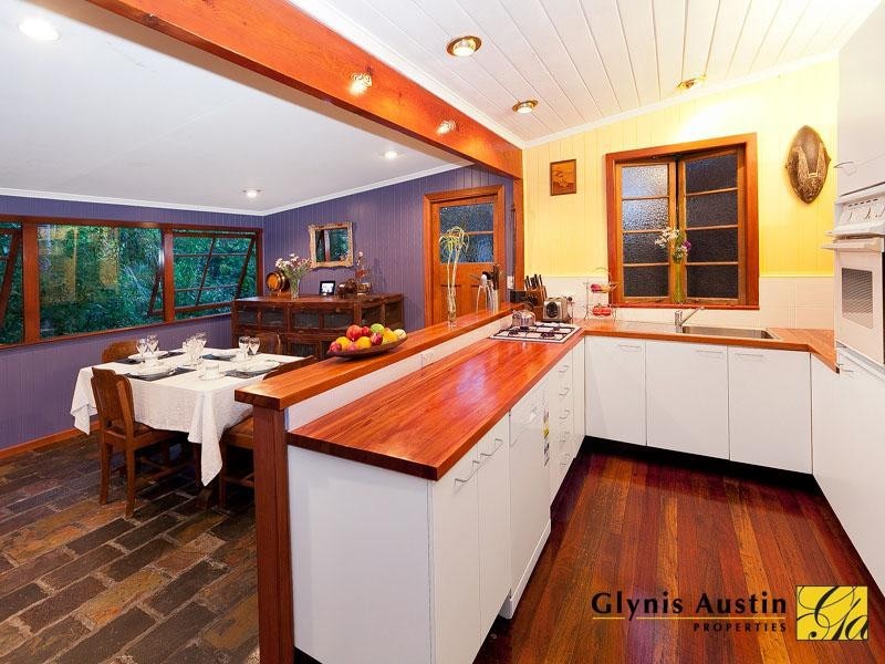 36 Stuartholme Road, Bardon QLD 4065