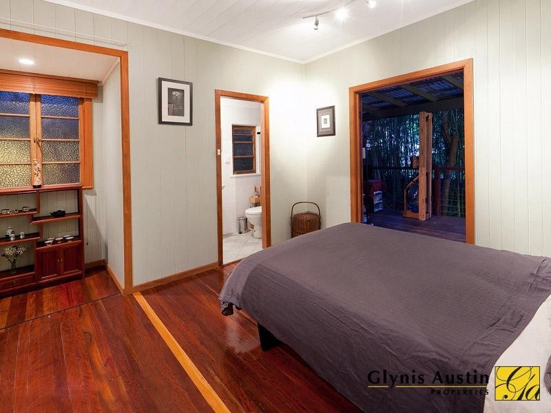 36 Stuartholme Road, Bardon QLD 4065