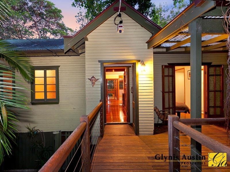 36 Stuartholme Road, Bardon QLD 4065